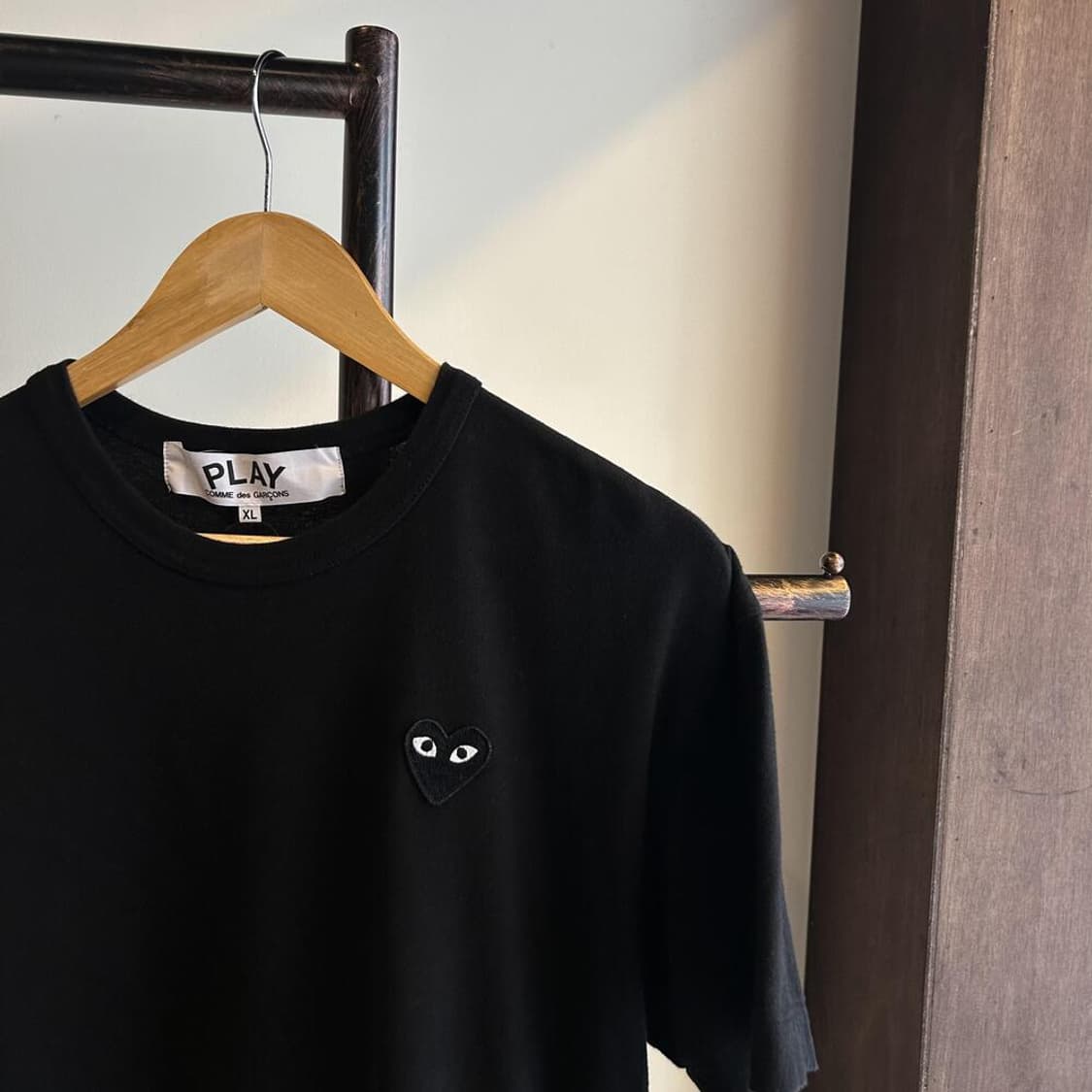 12041 - 꼼데가르송 블랙 와펜 반팔 티셔츠 상품이미지3