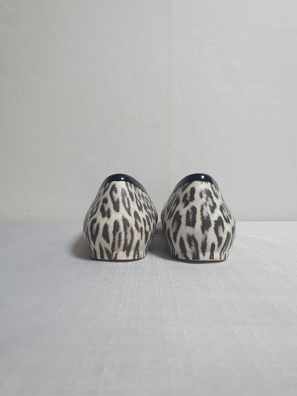 크록스 리나 그래픽 플랫슈즈 레오파드 230mm 상품이미지5