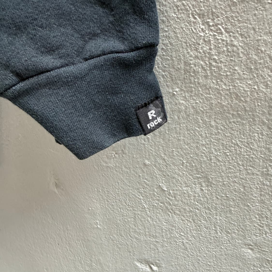 Rock hard survival 스웻 상품이미지3