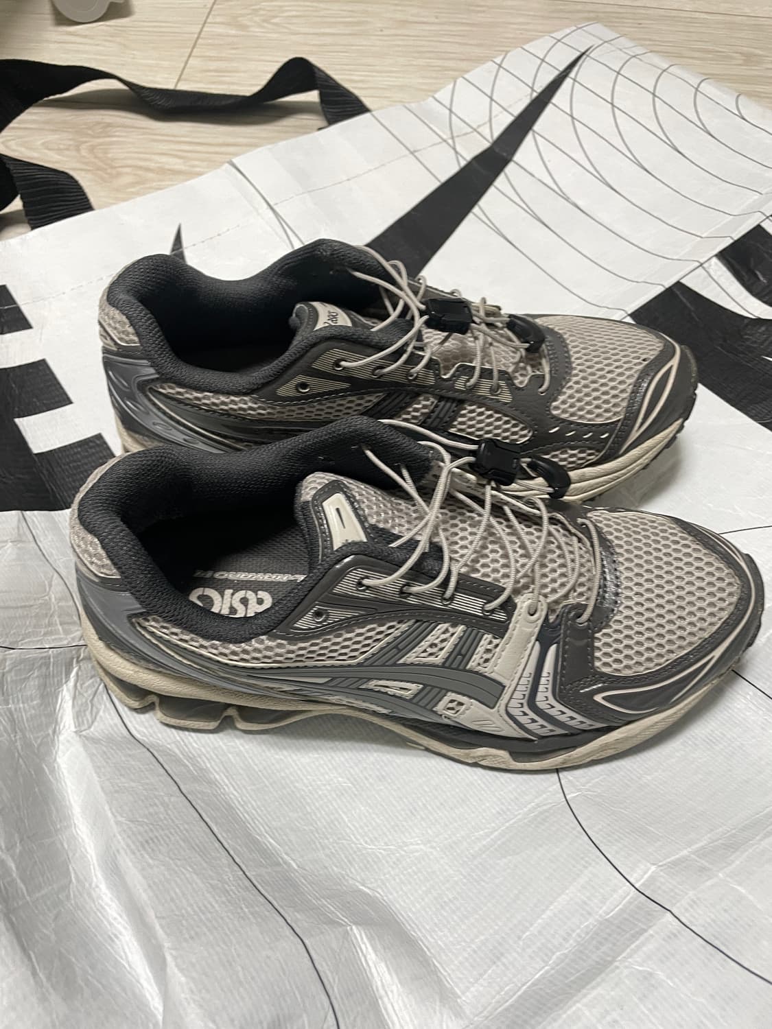 아식스 젤카야노 오이스터 240 상품이미지1