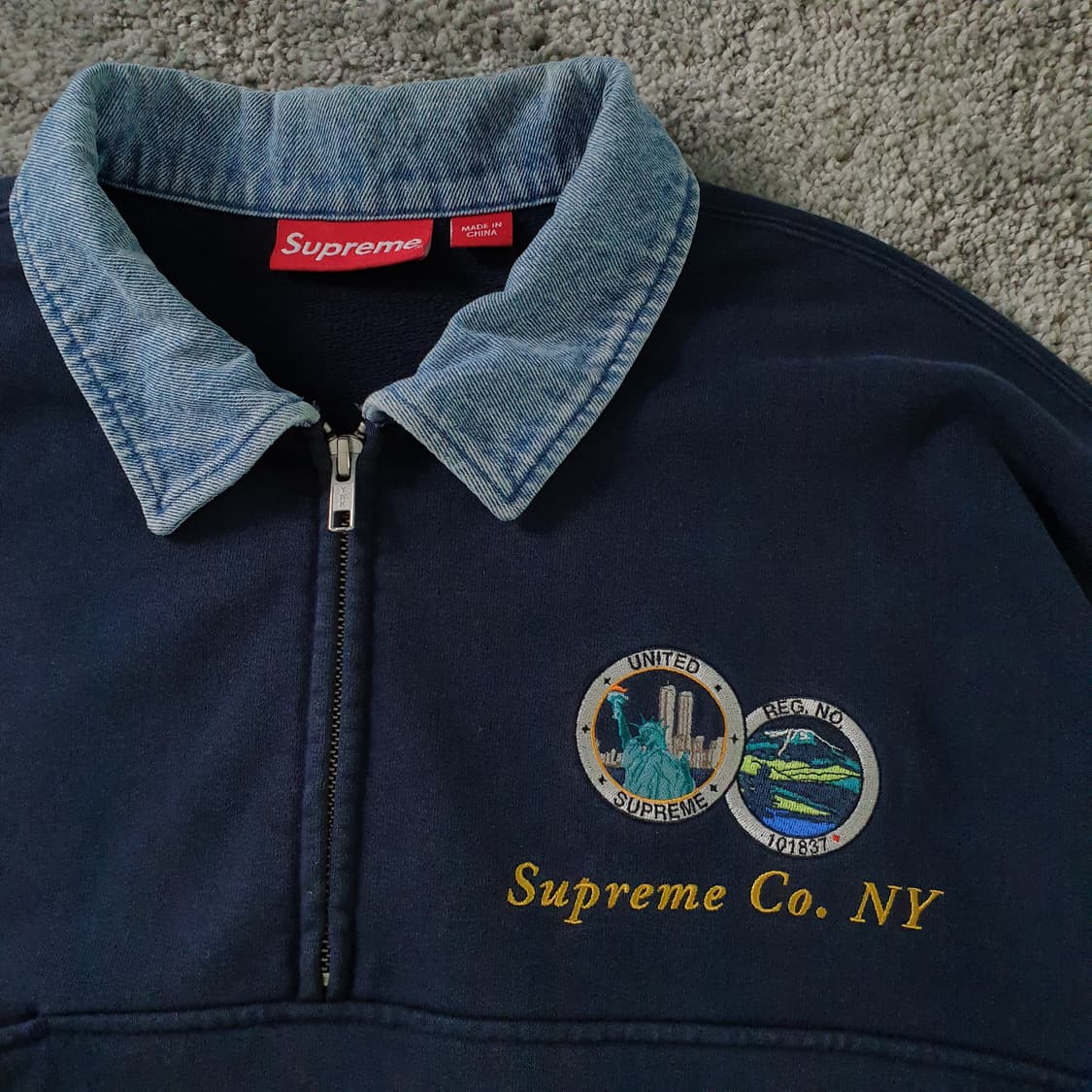 [무료배송] Supreme 23SS 데님 카라 하프집 맨투맨 상품이미지2