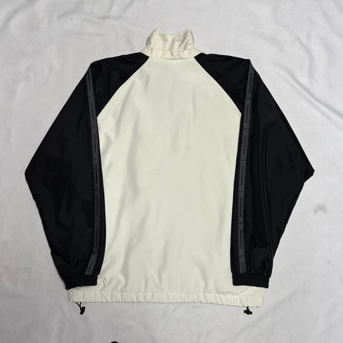 L 나이키 바르셀로나 크림 블랙 배색 바람막이 상품이미지3