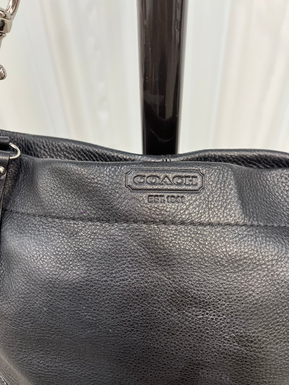 Coach Black Basic Shoulder Bag 상품이미지3
