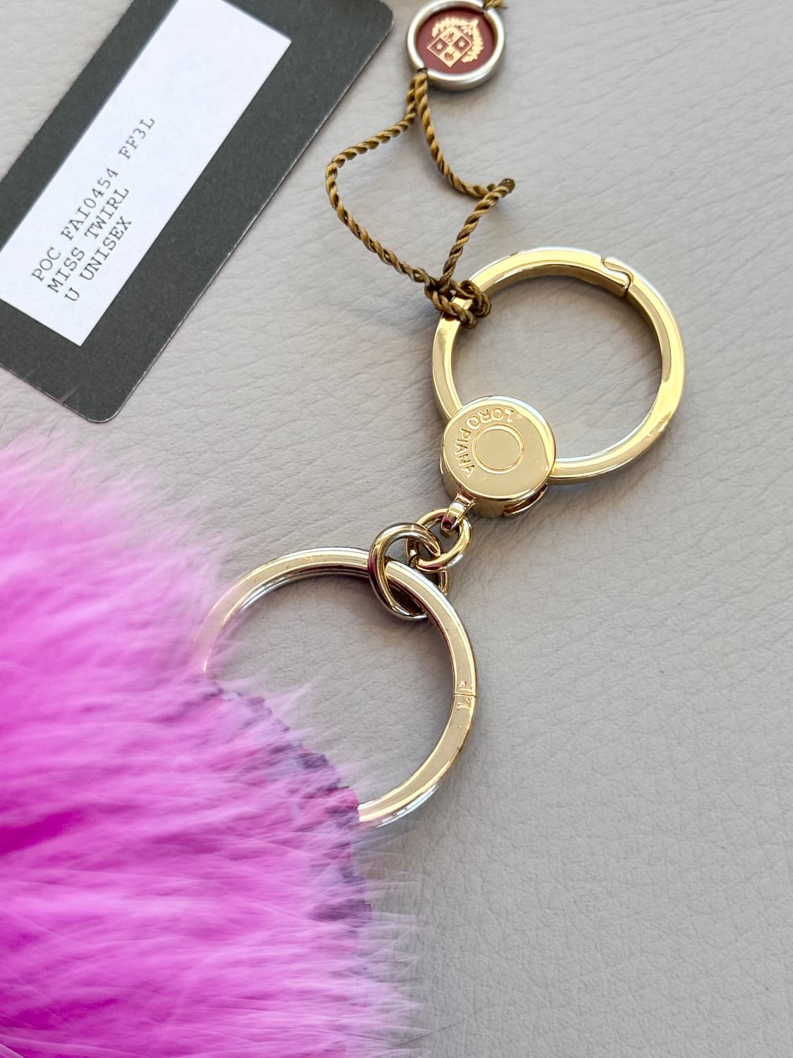 (새상품) 로로피아나 퍼 키링 상품이미지5