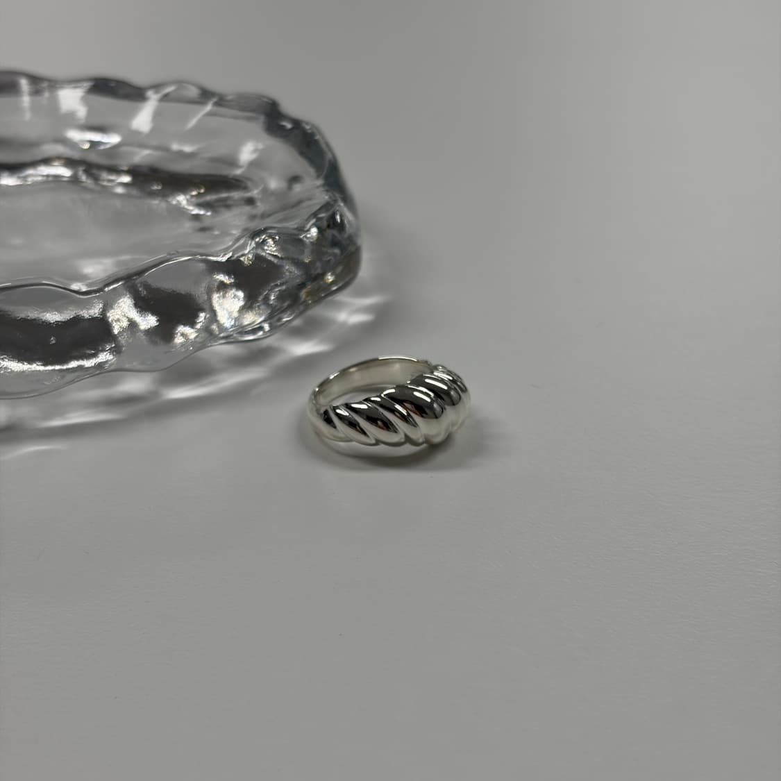 디올 실버 웨이브 링 상품이미지3