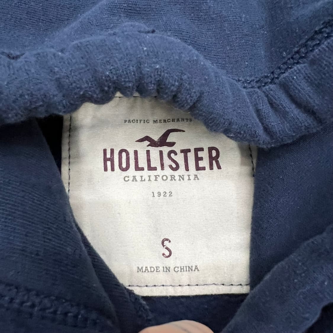 홀리스터 네이비 딱붙 후드 상품이미지2