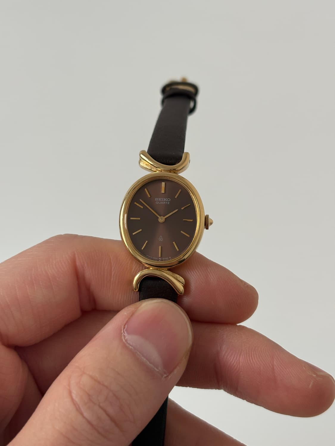 1980s Brown Dial Gold Oval Ladies Quartz 상품이미지1