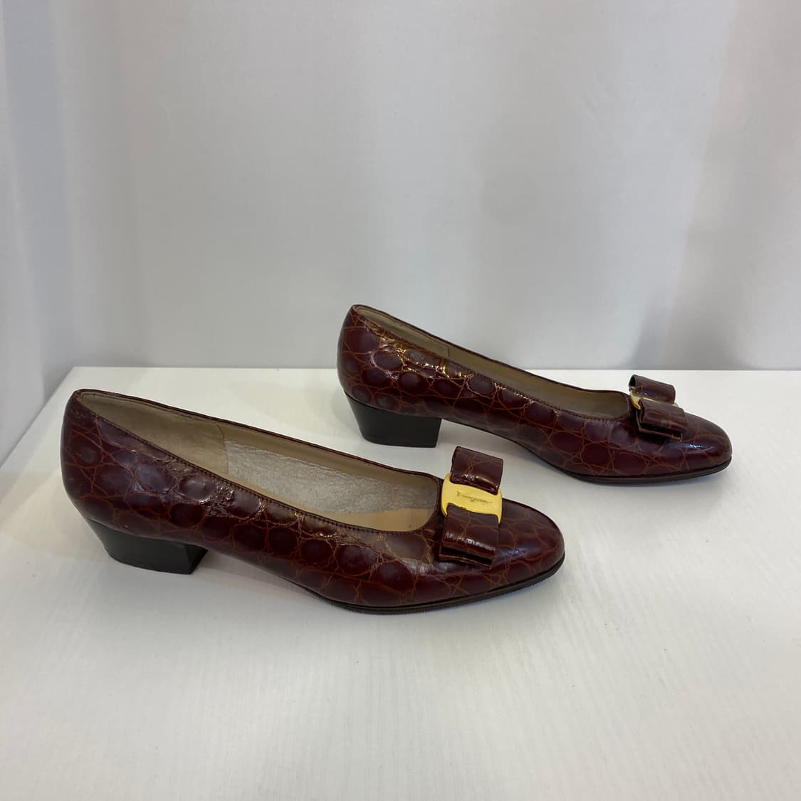 [215] 페라가모 바라 보우 레더 미들 펌프스 4C 상품이미지3