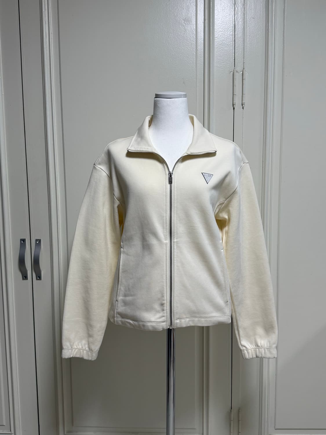 게스 아이보리 집업 상품이미지1