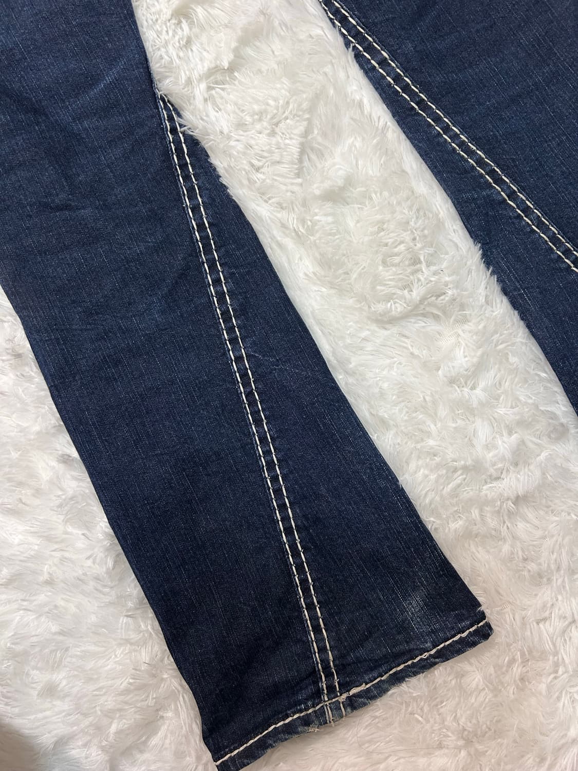 True Religion indigo stitch denim jeans 상품이미지6