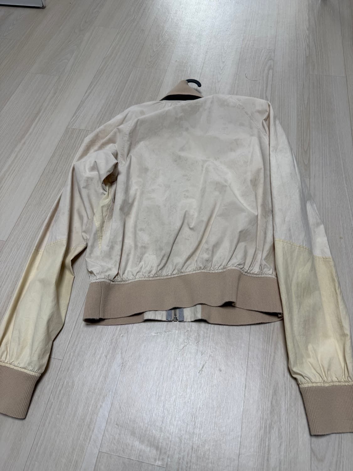 아르나마르존슨(란라) 베이지 집업자켓 s사이즈 (100-105) 상품이미지2