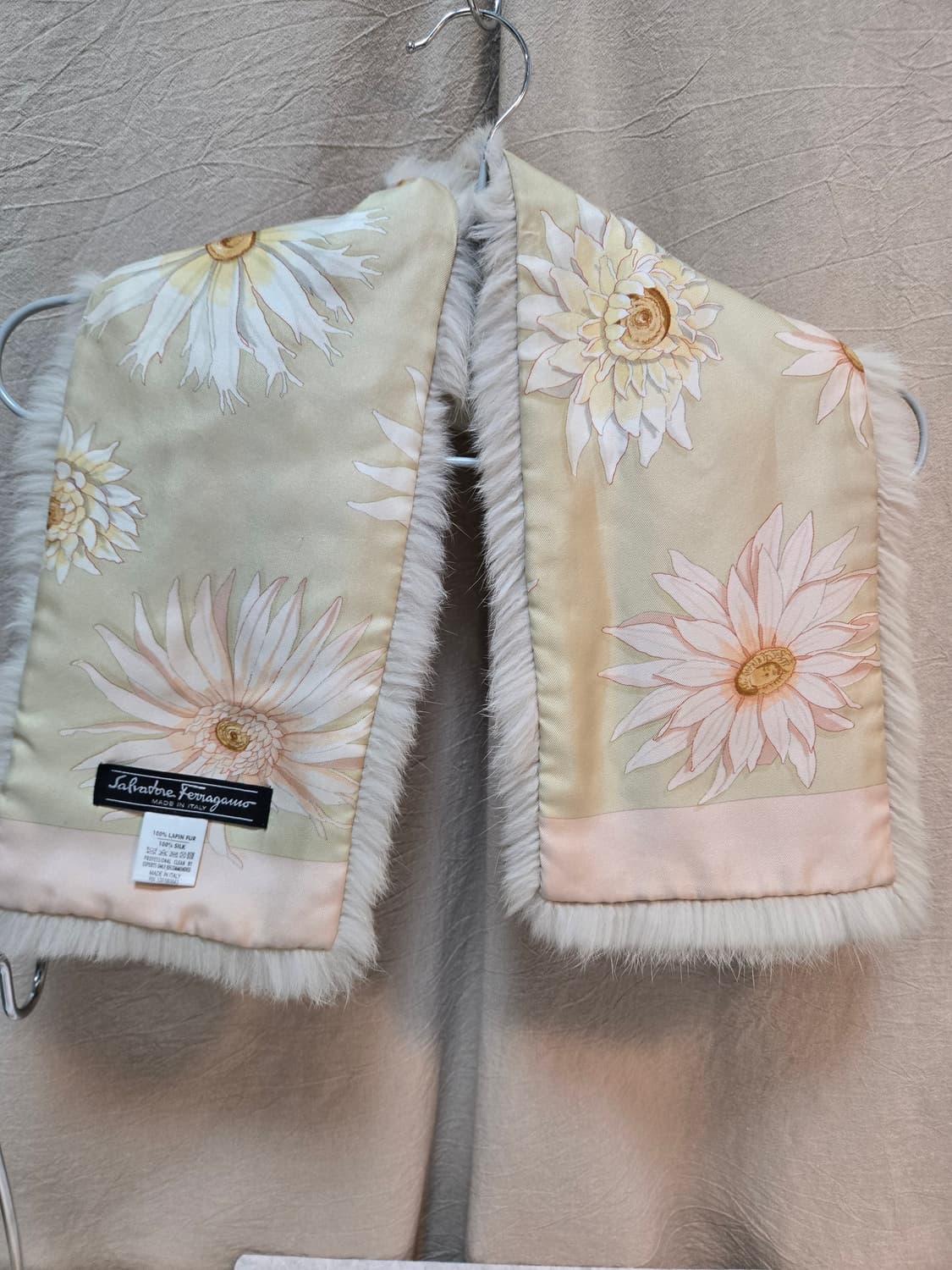 미사용급 Salvatore Ferragamo 라팽 퍼 머플러｜실크 안감｜ 상품이미지3