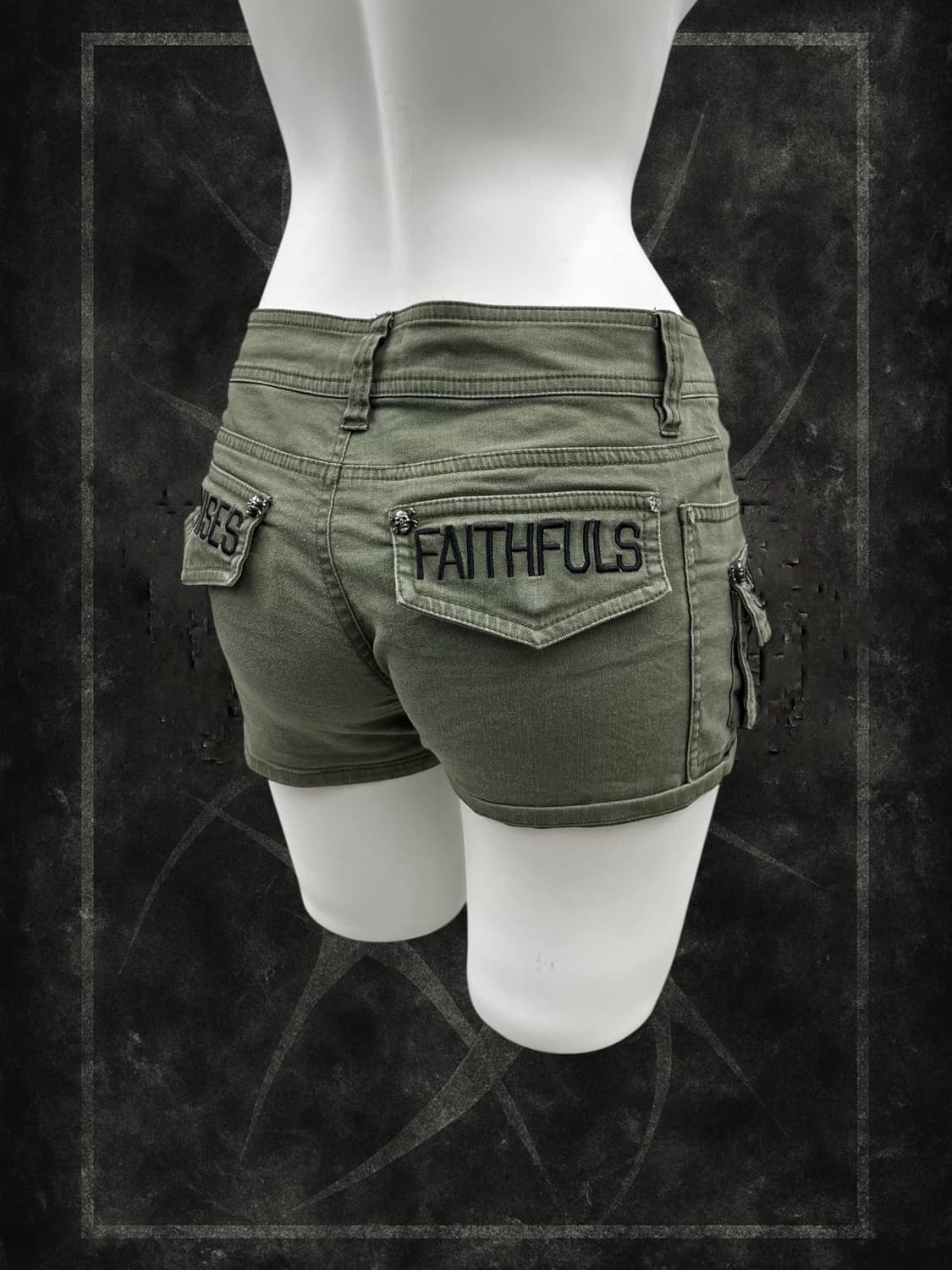 ‘GHOST OF HARLEM' stud shorts 상품이미지5