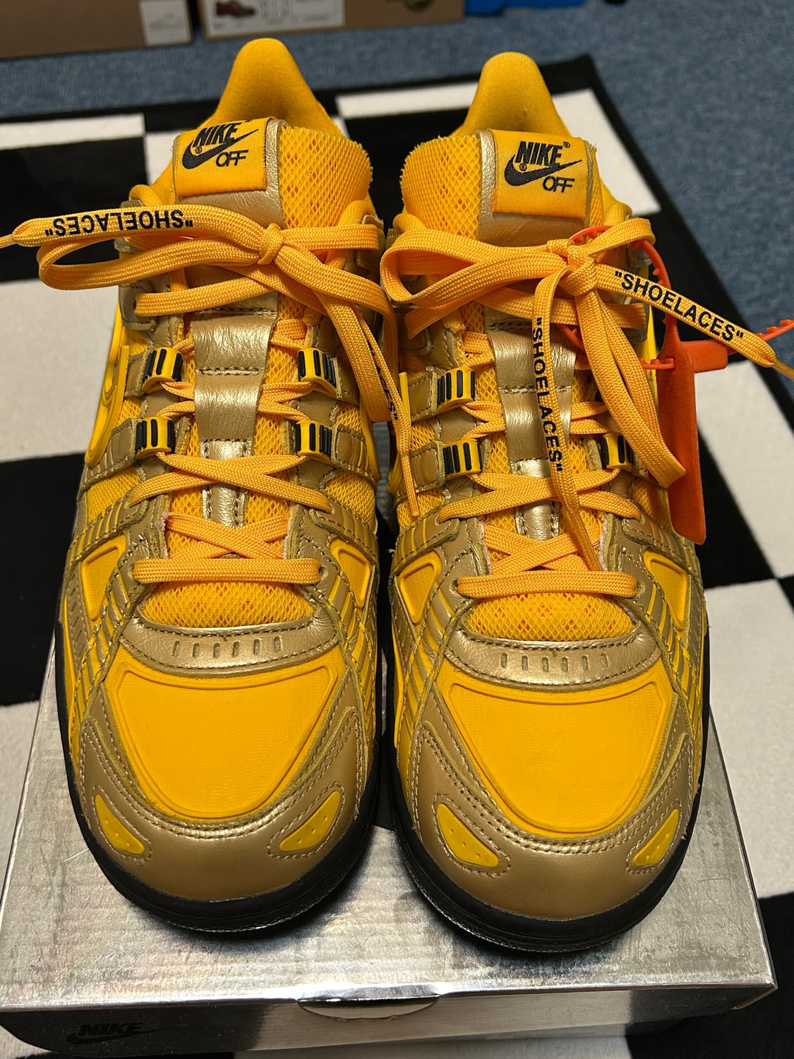 나이키 러버덩크 유니버시티골드 판매합니다 상품이미지2
