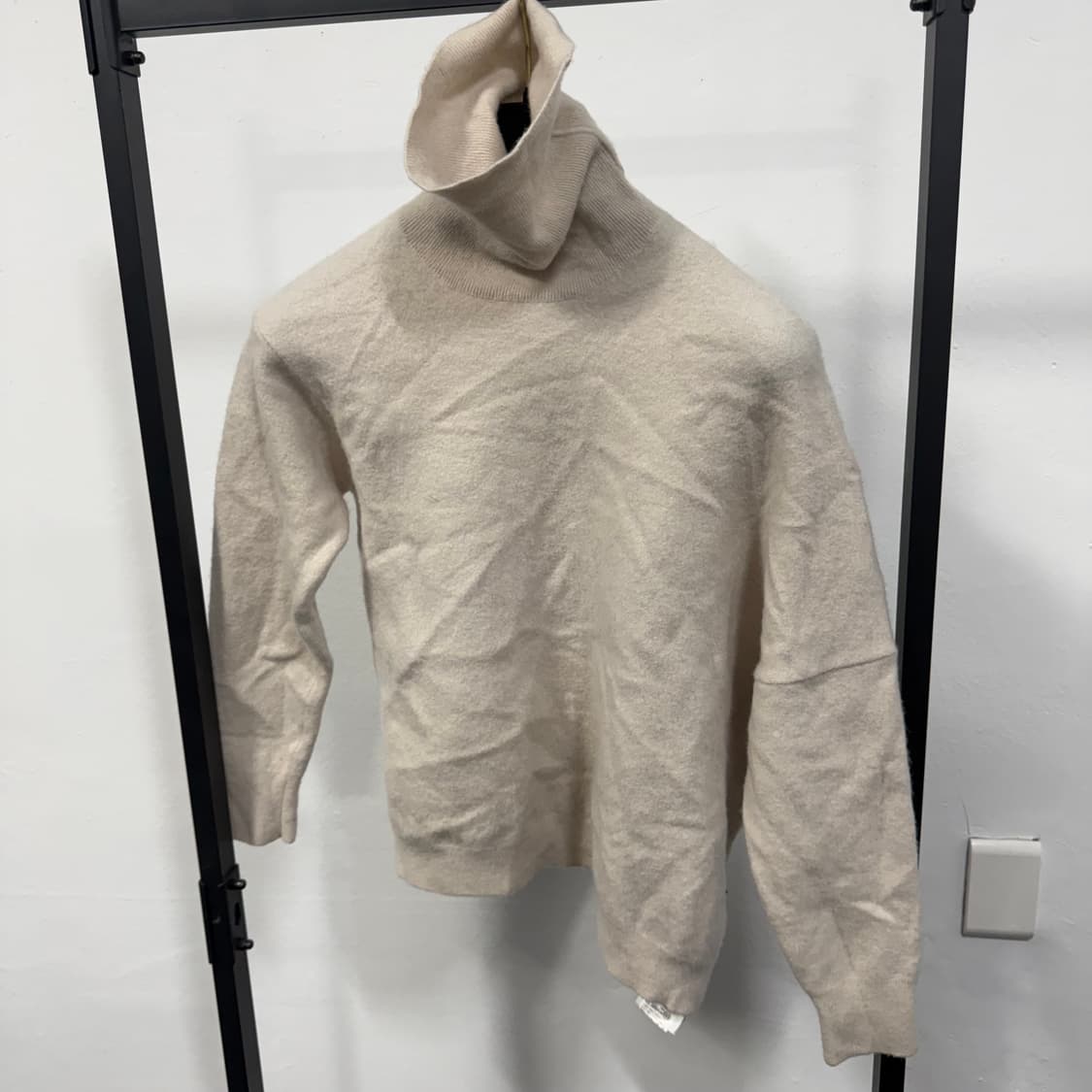 메종 마르지엘라 여성 언발란스 니트 목티 상품이미지2