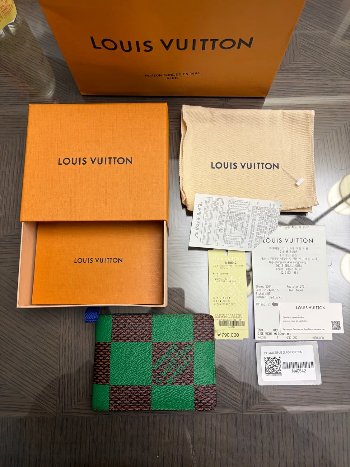 루이비통 퍼렐콜라보 한정판 지갑 상품이미지1