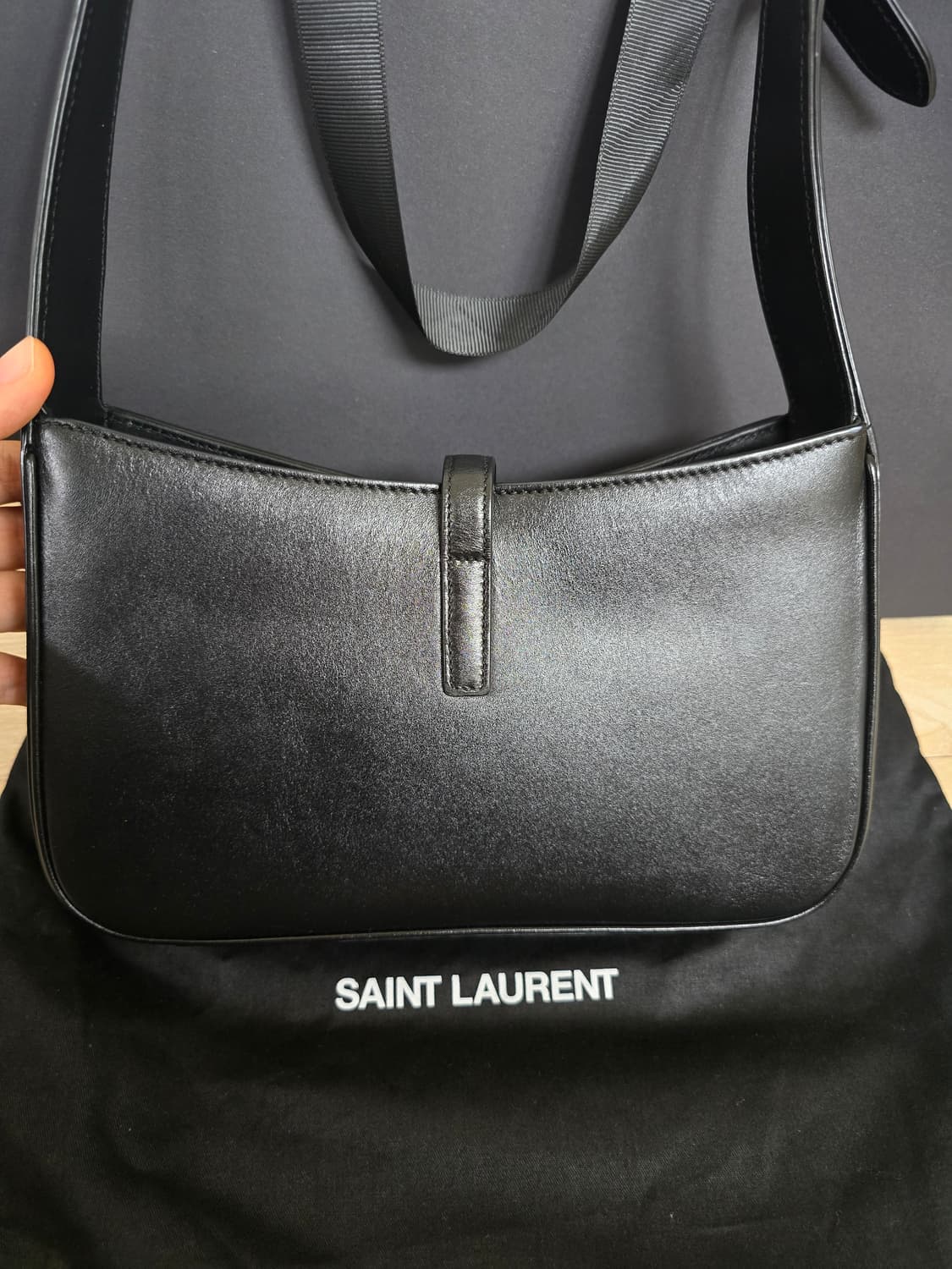 생로랑 르 5 7 호보백 로제 숄더백 상품이미지6