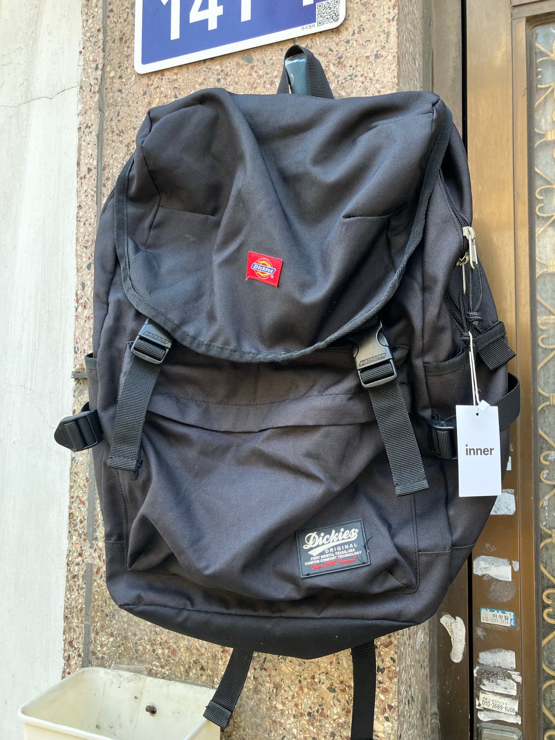 Dickies 블랙 워크웨어 플랩 버클 백팩 상품이미지1