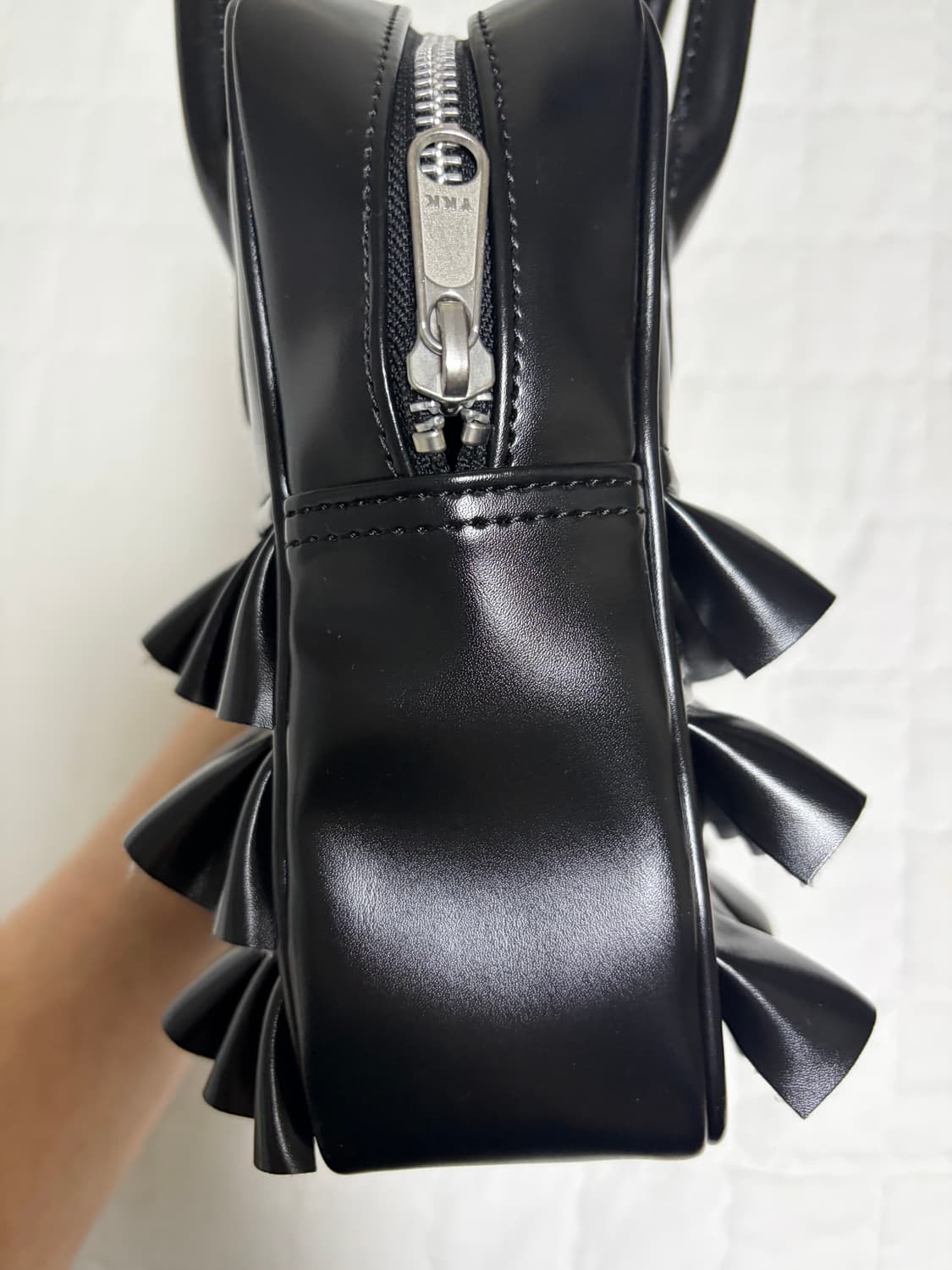 꼼데가르송 걸 러플 더플백 블랙 상품이미지4