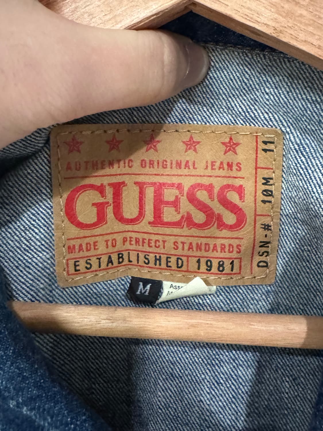 게스 USA 워시드 데님 트러커자켓  상품이미지3