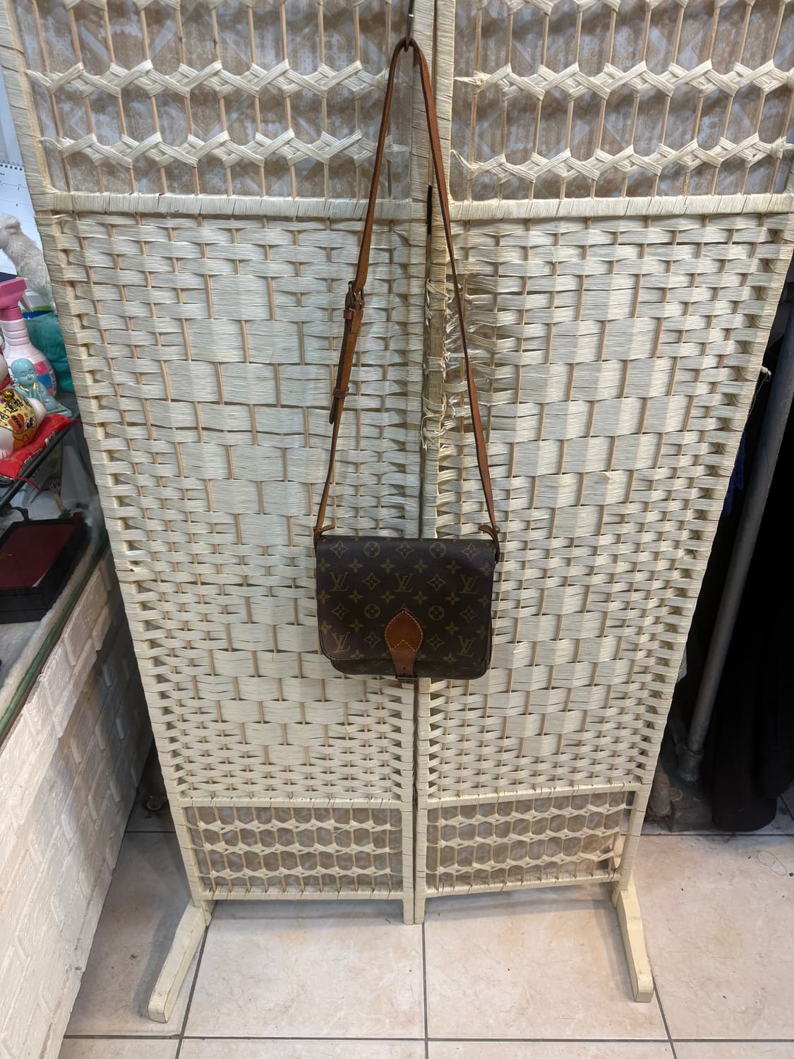 정품 루이비통 카트시에르 크로스백 팝니다 상품이미지1