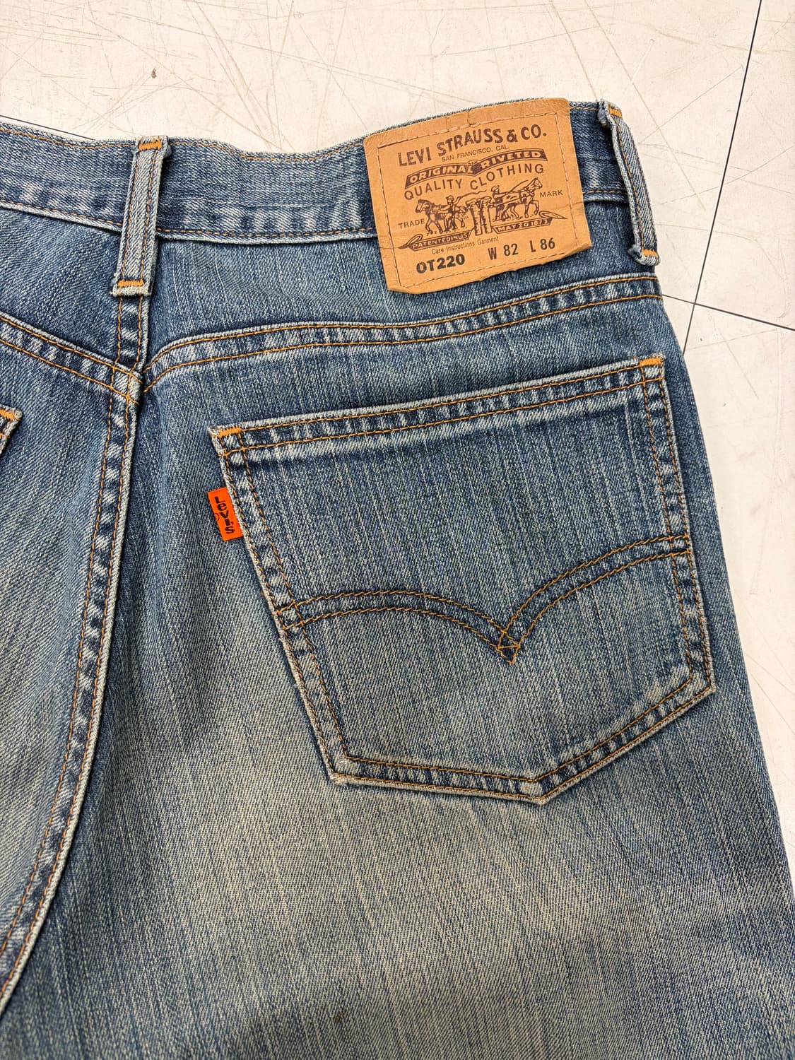 a301) 32 리바이스 00's 오렌지탭 220 스트레이트 상품이미지6