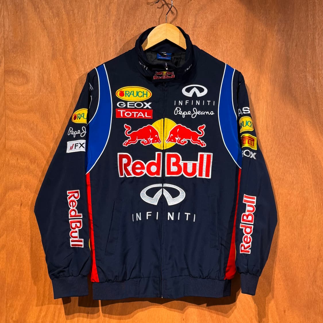 레드불 레이싱 바람막이 자켓 M 상품이미지1