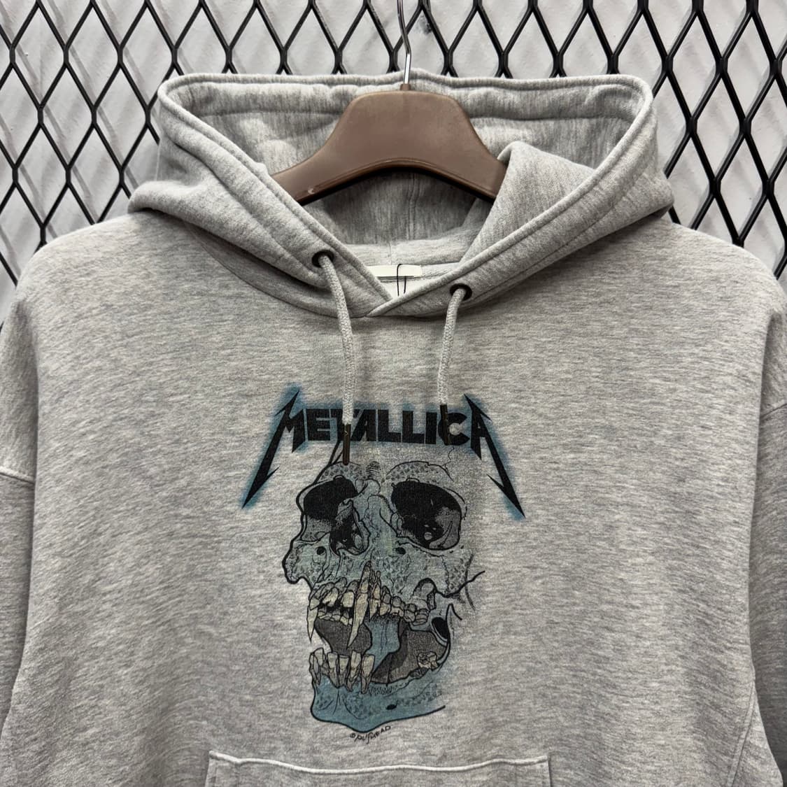 2017 지유 X 메탈리카 스웻셔츠 후드 전후면 프린팅 디테일 그레이 상품이미지3