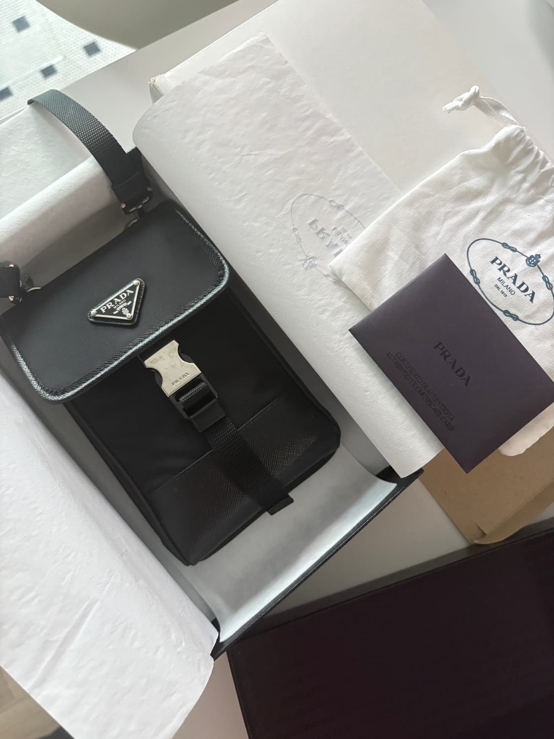 프라다 사파이노 레더 스마트폰 케이스 블랙 2ZH109  상품이미지1