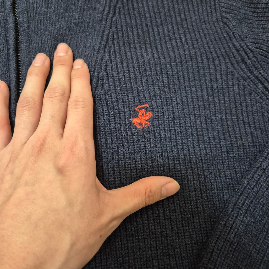 비버리힐즈폴로클럽 모직 하이넥 반집업 니트 상품이미지4