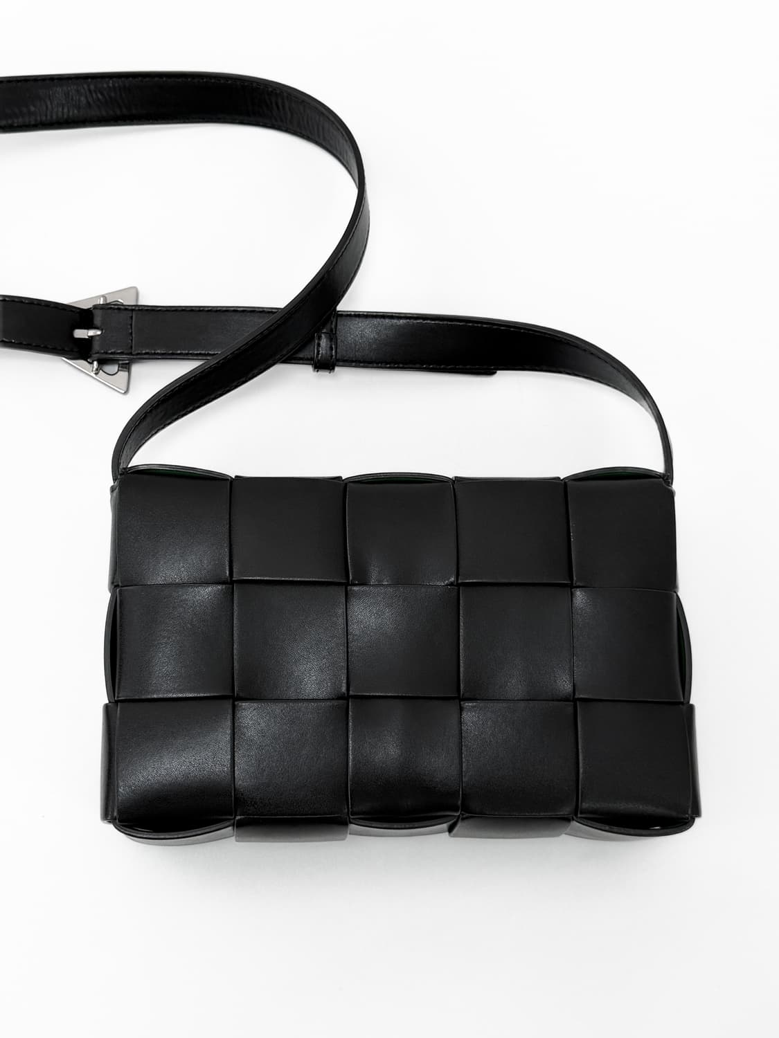 보테가베네타 패러킷 투톤 카세트 백 상품이미지5