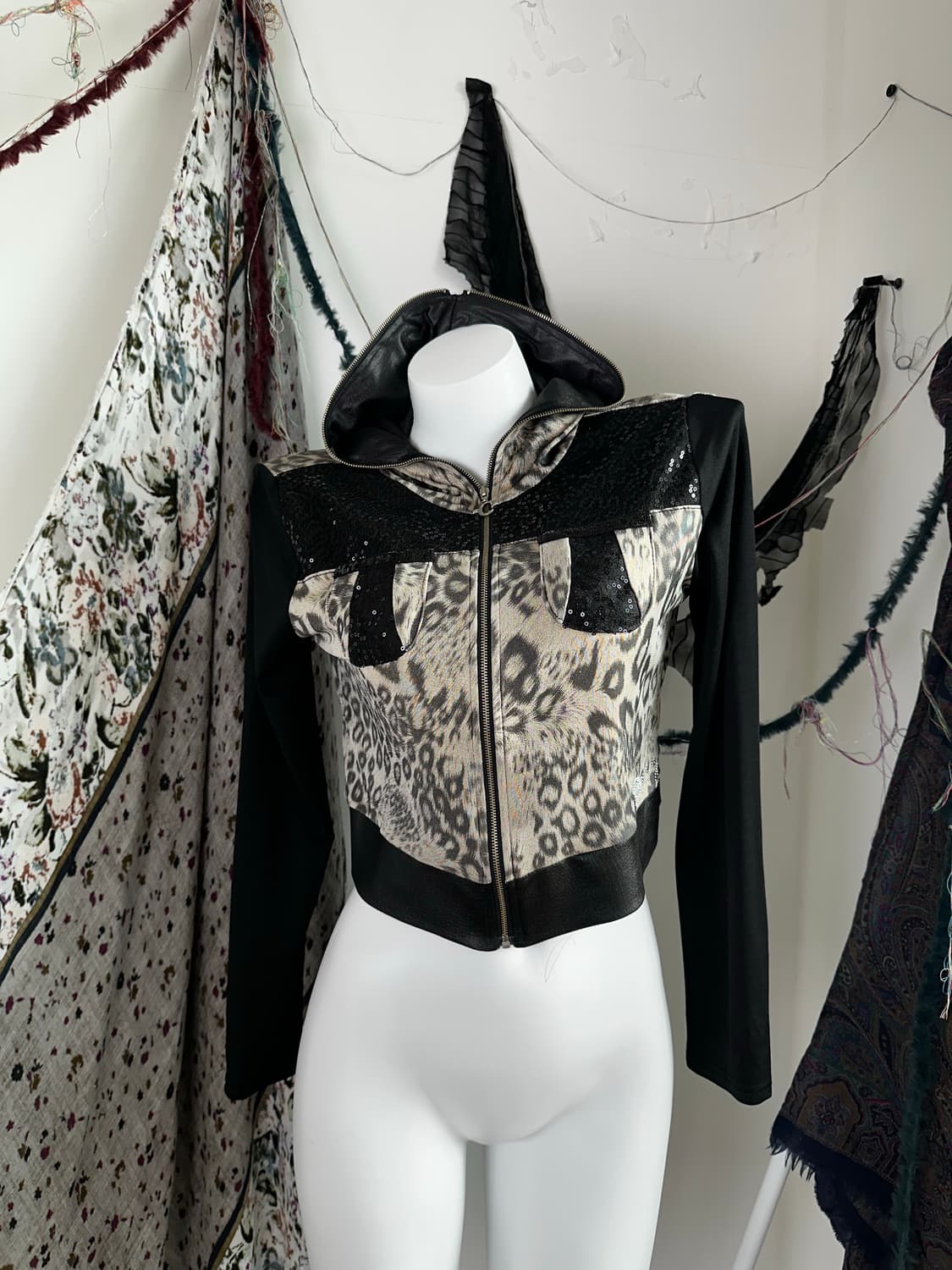 레오파드 믹스 크롭 후드 집업 상품이미지1