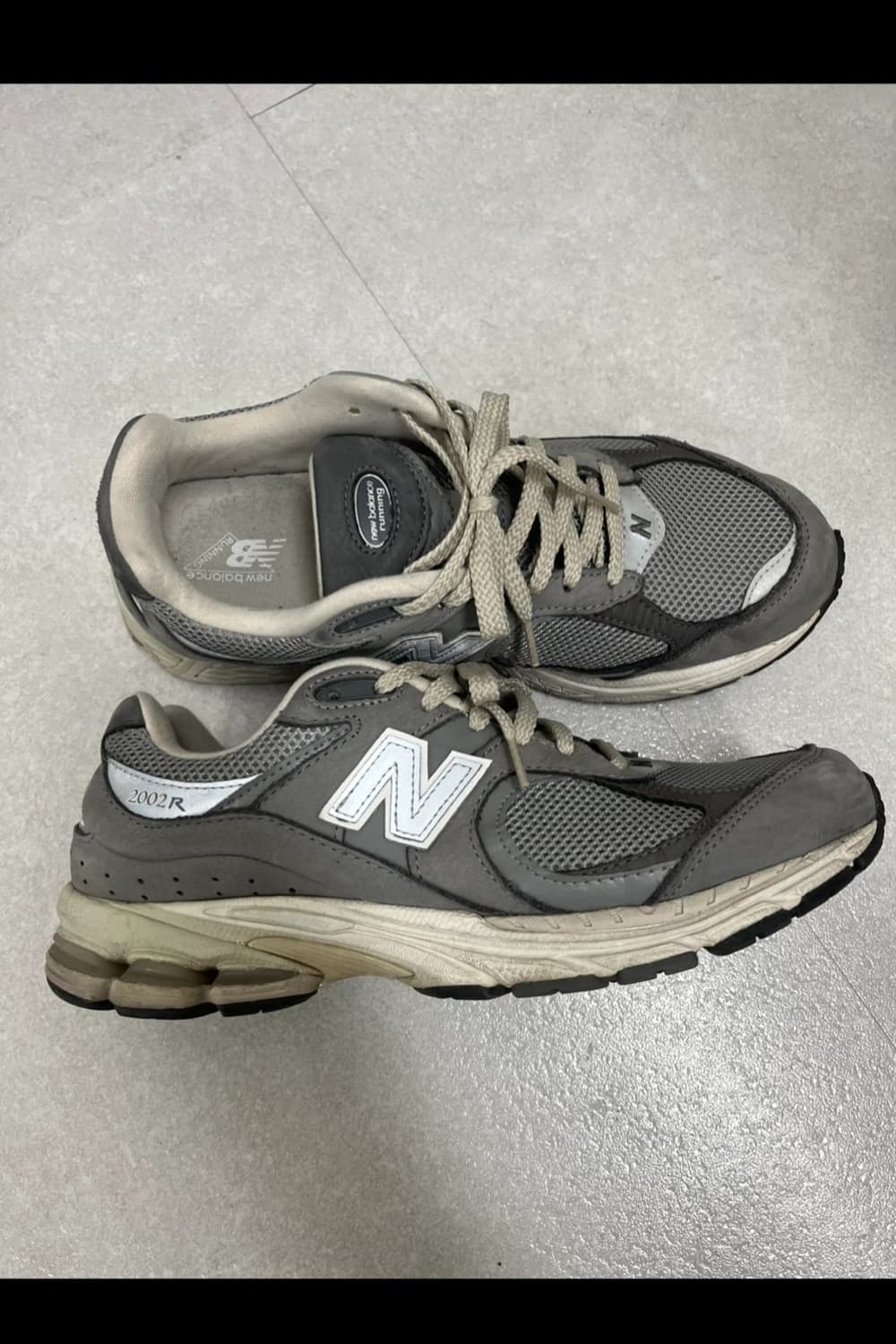 뉴발란스 2002R 프리미엄 빈티지 그레이 (270) 상품이미지3