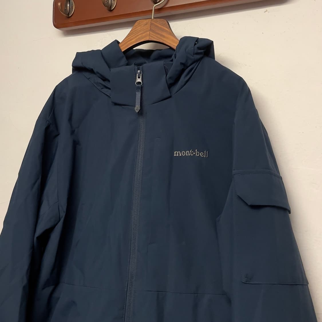 몽벨 웜 웨더 에디션 블루 바람막이 자켓  상품이미지2