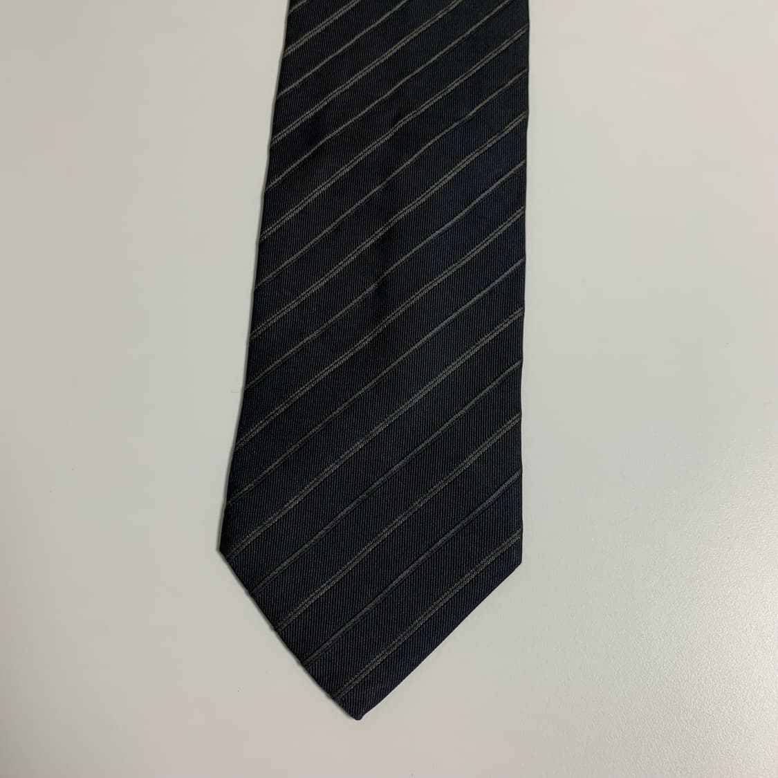 조르지오 아르마니(ARMANI) 블랙 스트라이프 명품넥타이 정장코디 A+ 상품이미지10