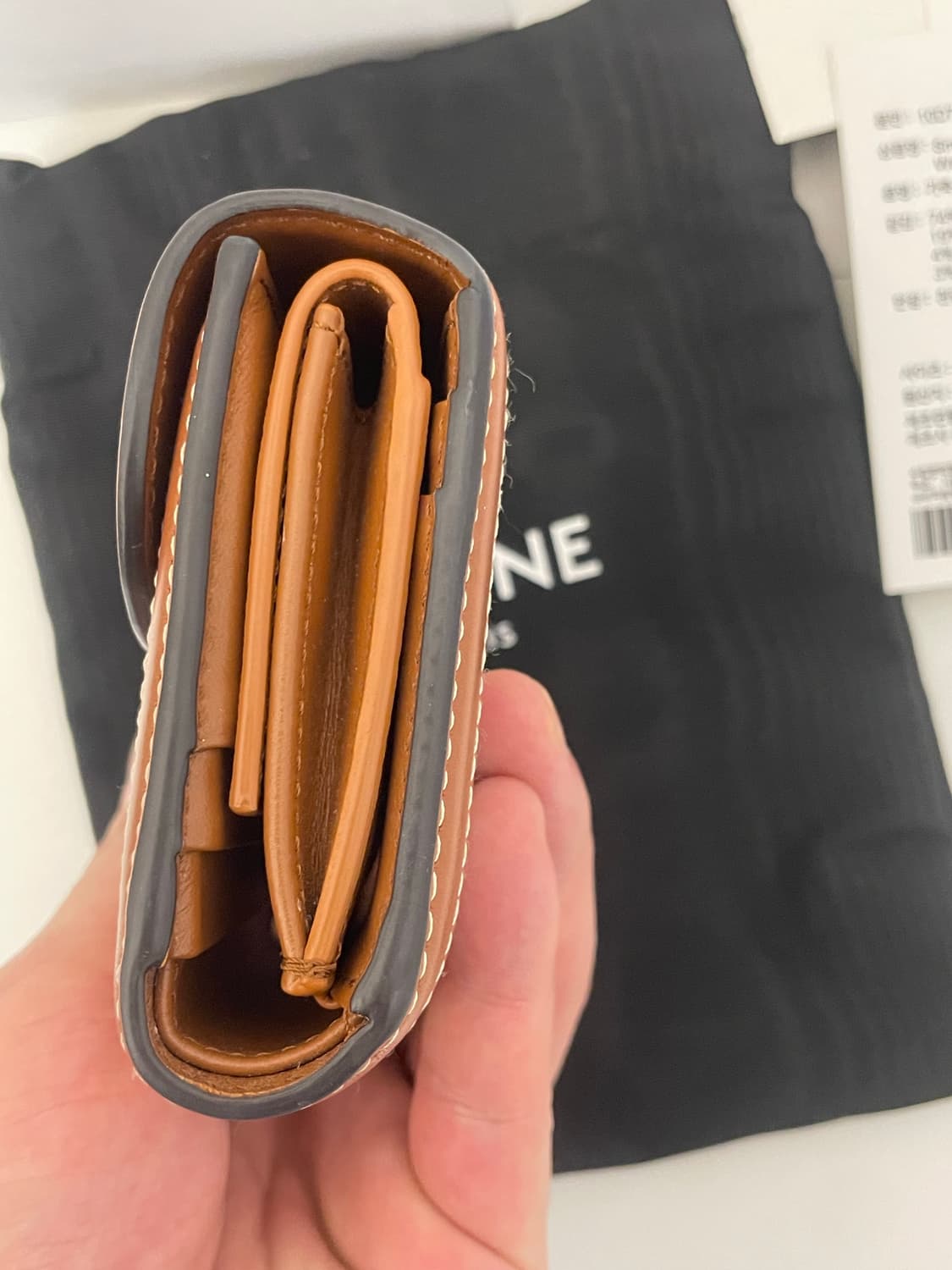 셀린느 트리옹프 3단 반지갑 상품이미지5