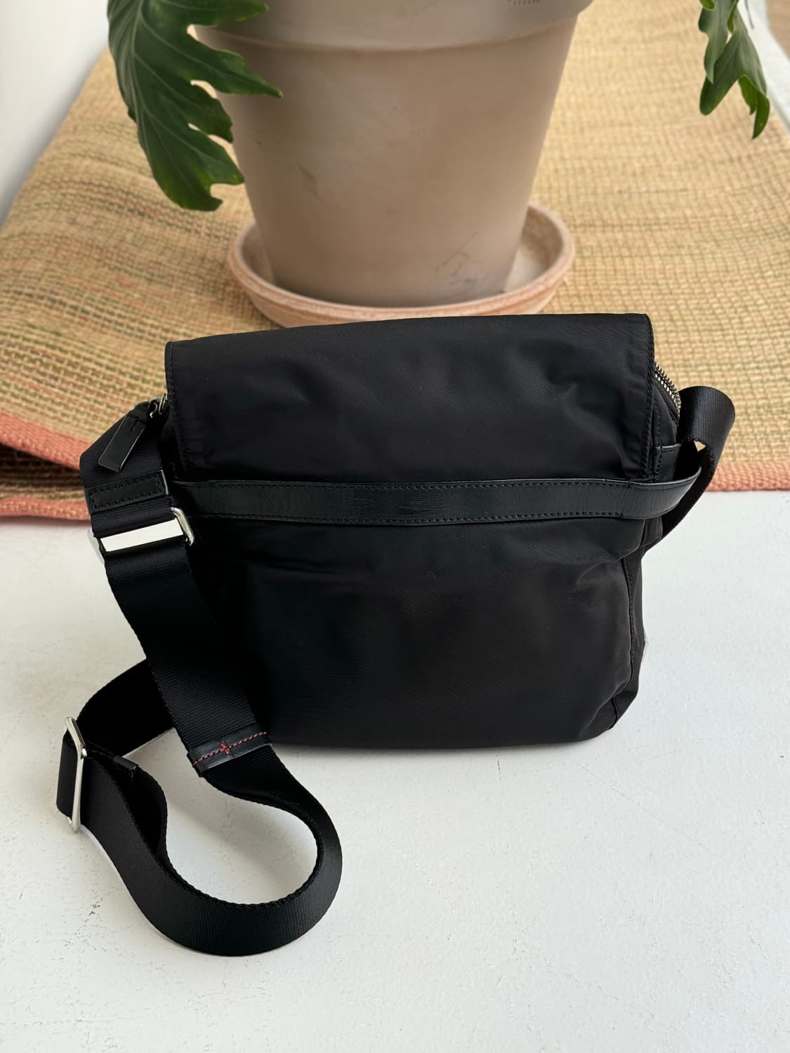 투미 나일론 크로스백 상품이미지3