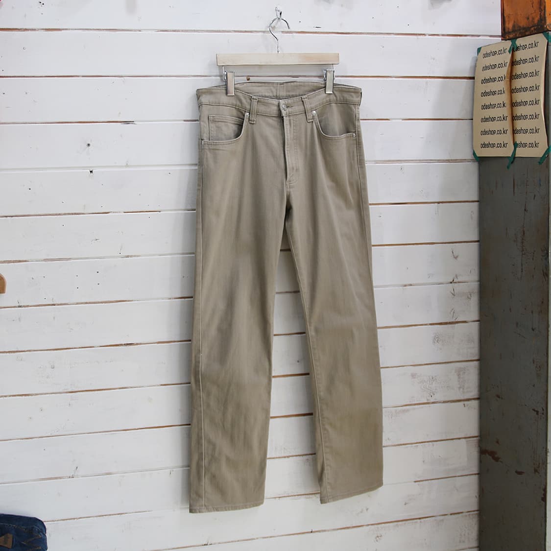 (착용컷) Wrangler 베이지 진 (남성용 33) 상품이미지1