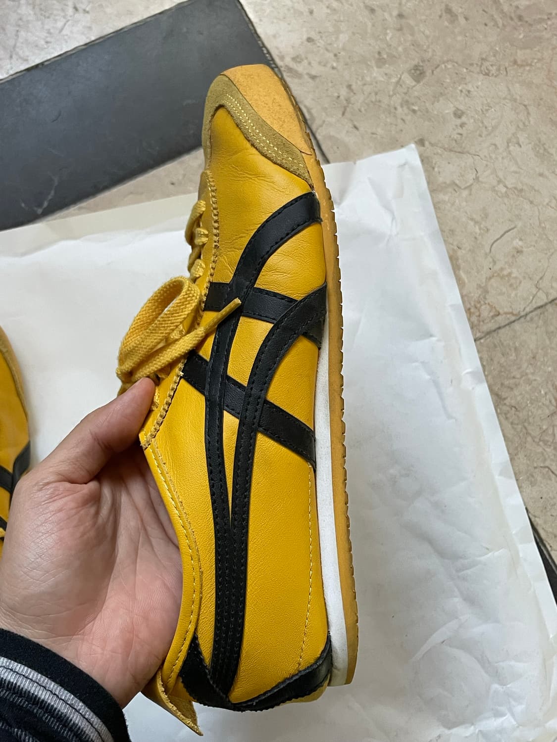 오니츠카 타이거 멕시코 66 옐로우 블랙 265사이즈 판매합니다! 상품이미지6