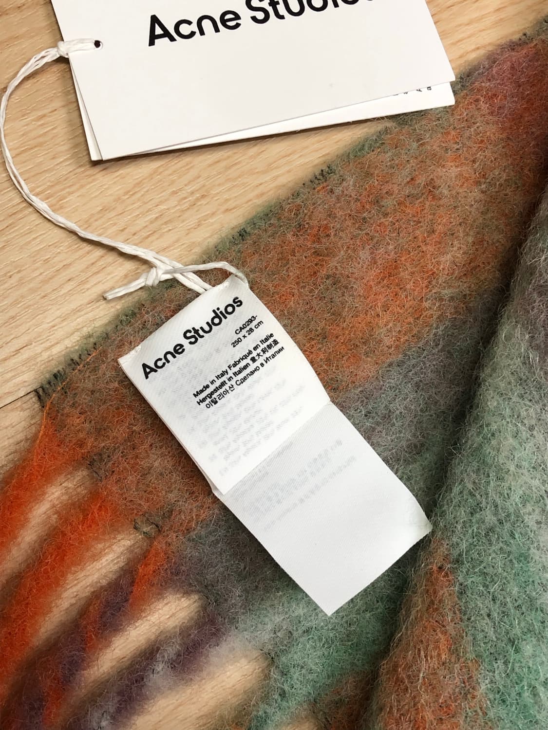 아크네스튜디오 머플러 상품이미지3