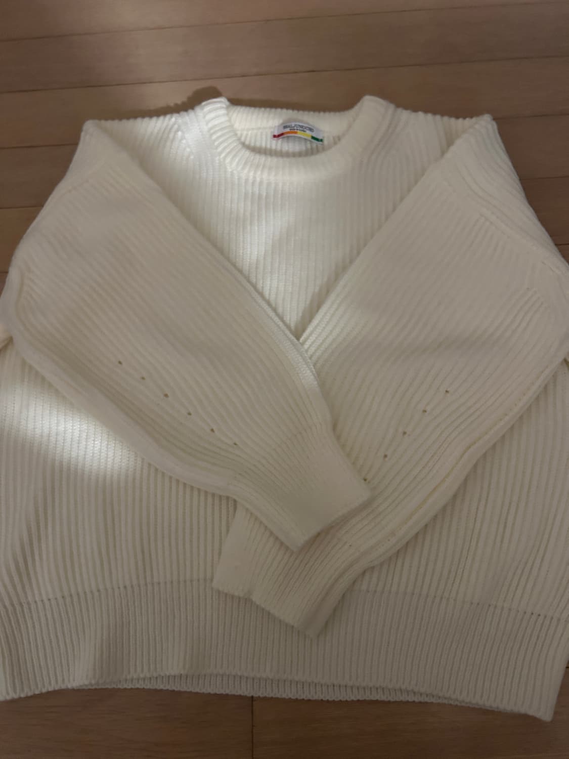 아방한 화이트 짜임니트 상품이미지1