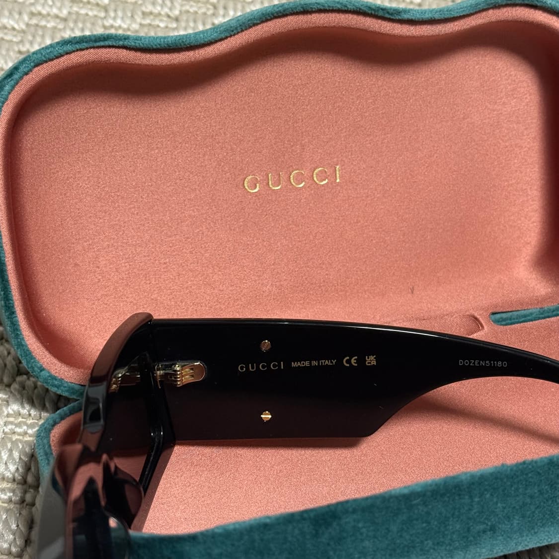 (OS) Gucci 구찌 랙탱귤러 스퀘어 GG템플 선글라스 상품이미지4