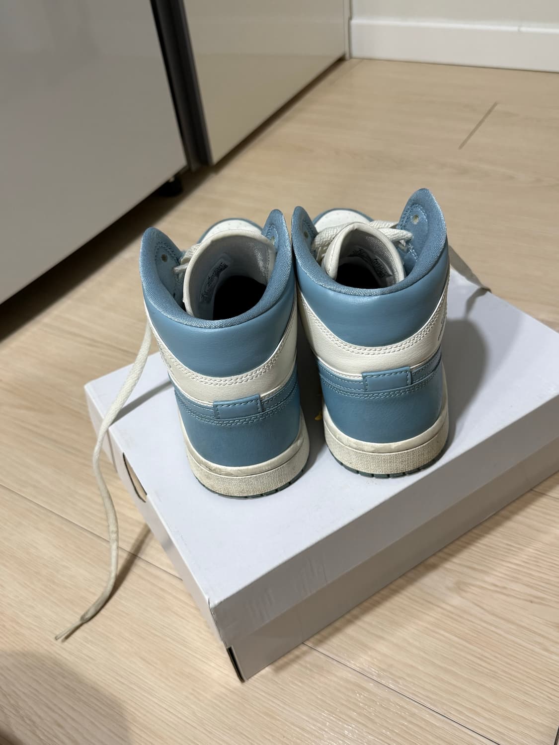 조던 1 미드 세일 앤 원 블루 상품이미지3