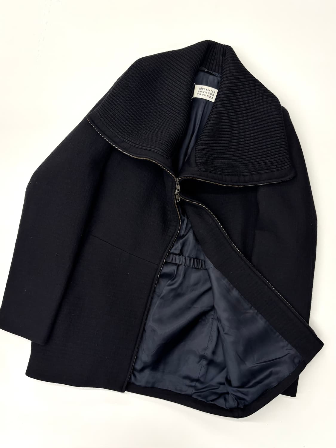 Maison Margiela 메종 마르지엘라 블랙 울 숄카라 코트 상품이미지5