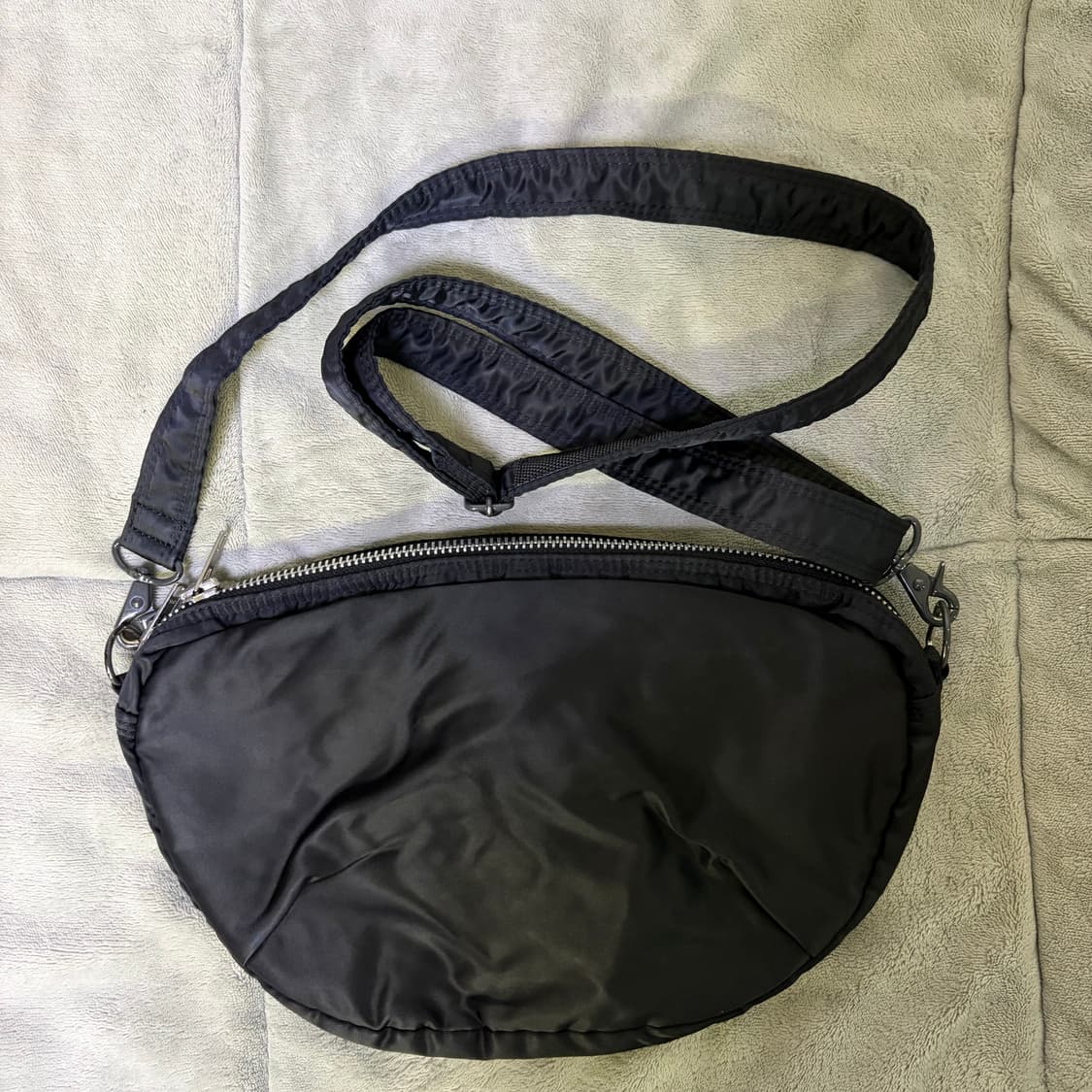 porter 요시다 포터 탱커 반달숄더백 블랙 상품이미지2