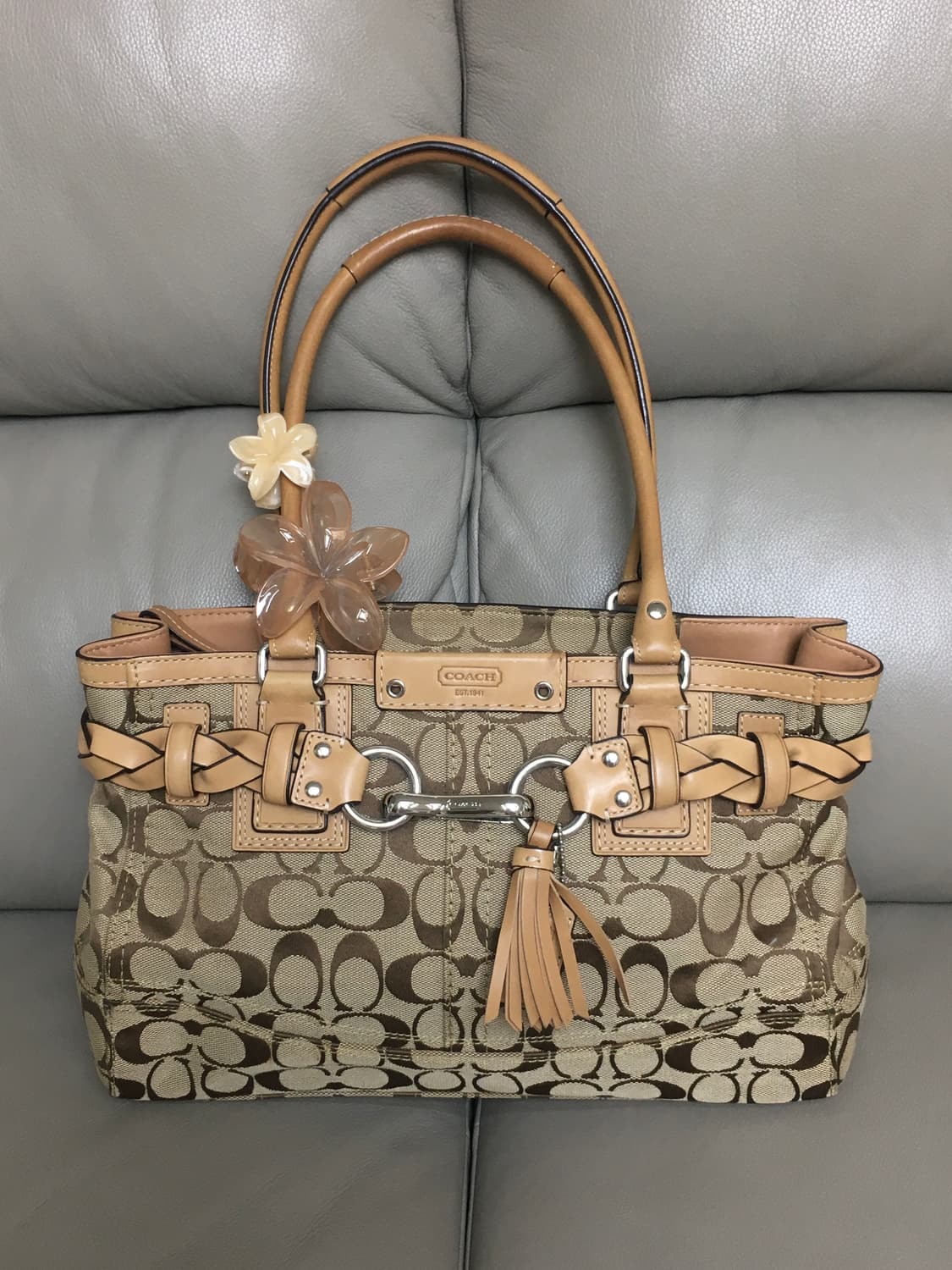 코치 베이지 갸루 숄더백 상품이미지1