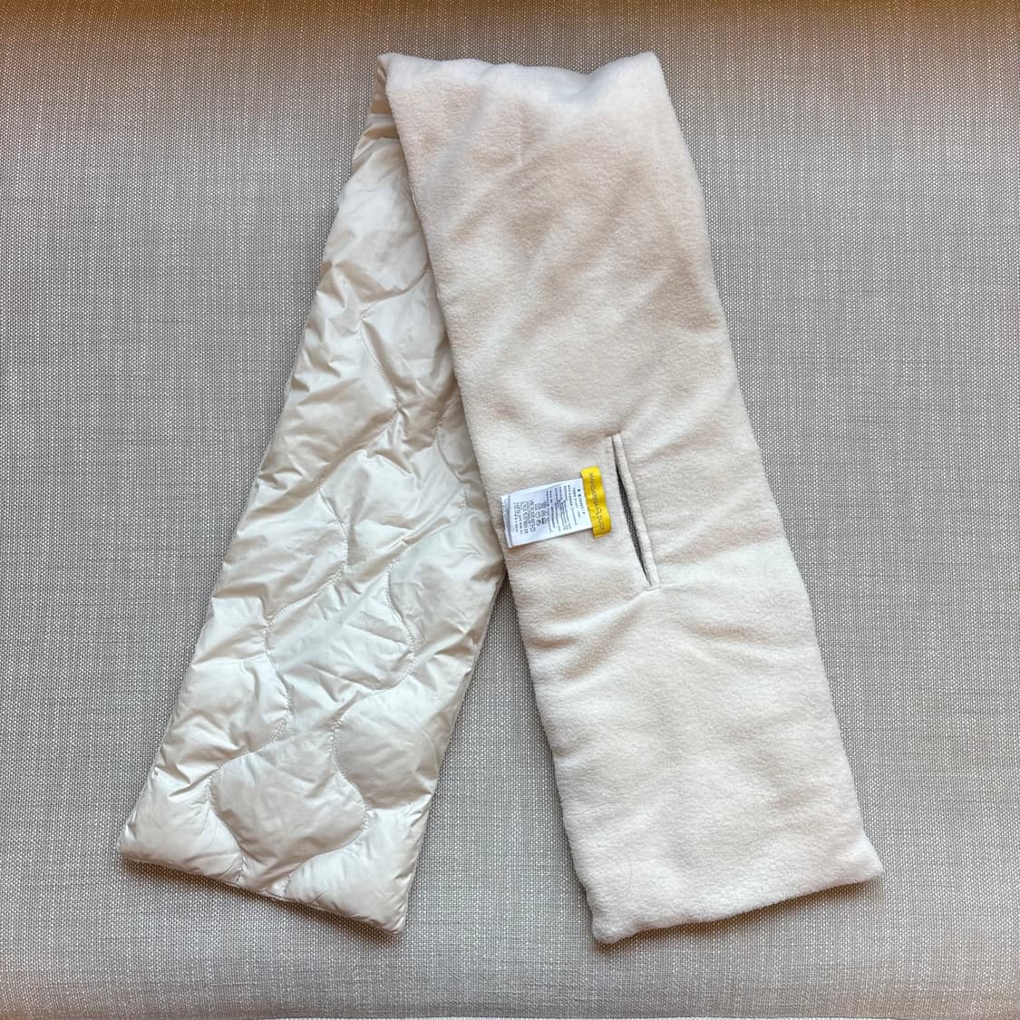 만다리나덕 아이보리 패딩 퀼팅 머플러 상품이미지3