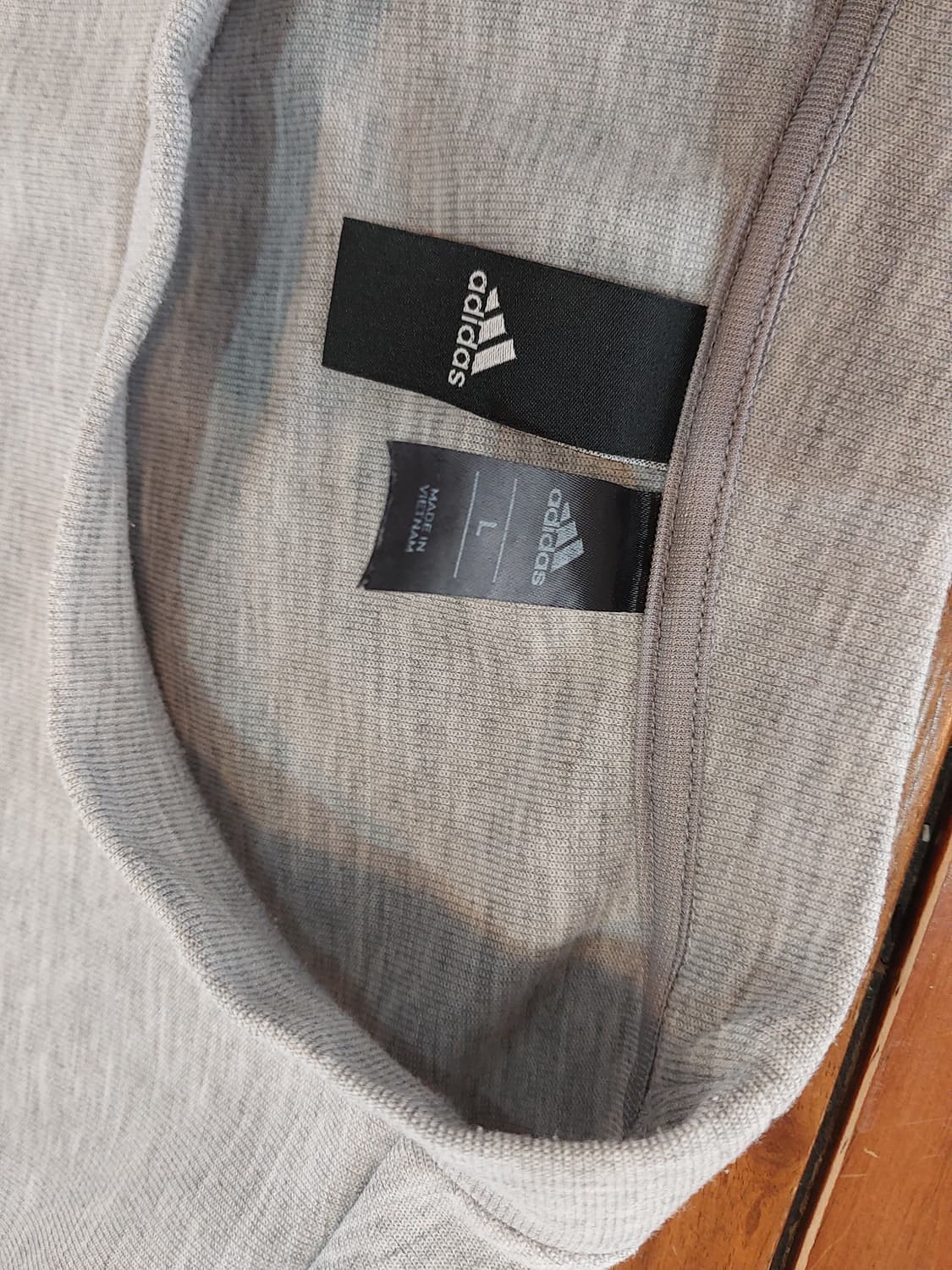 아디다스 폴리 그레이 맨투맨  H&M 차콜 오버사이즈 스웻셔츠  상품이미지2