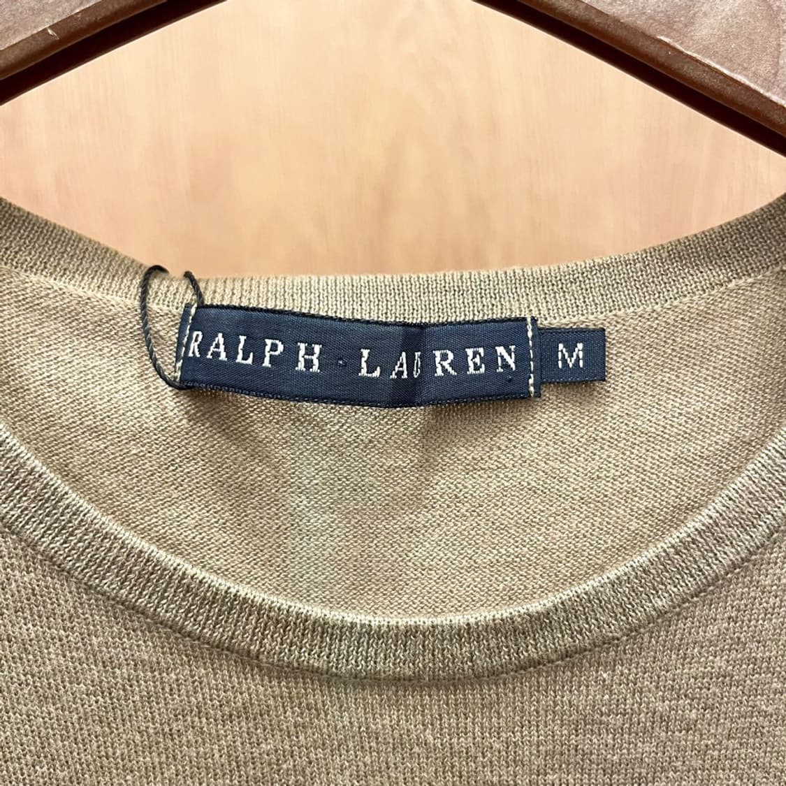 랄프로렌 슬리브리스 니트 베스트 라운드넥 프릴 리브드 헴 디테일 베이지 상품이미지6