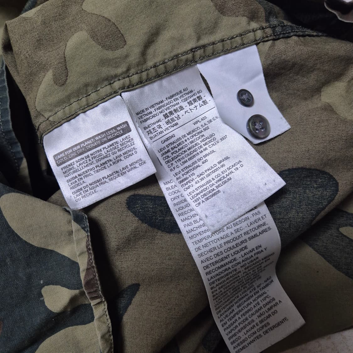 [우주매물🔥] 리바이스 오리지날 원포켓 카모 셔츠 상품이미지7